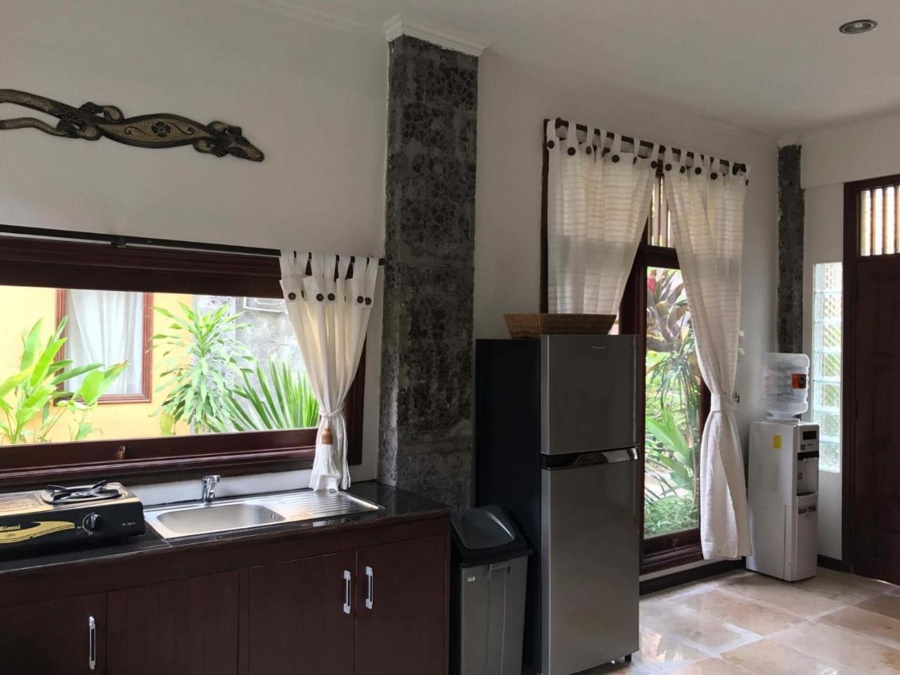 Kuta Holiday Villas ภายนอก รูปภาพ