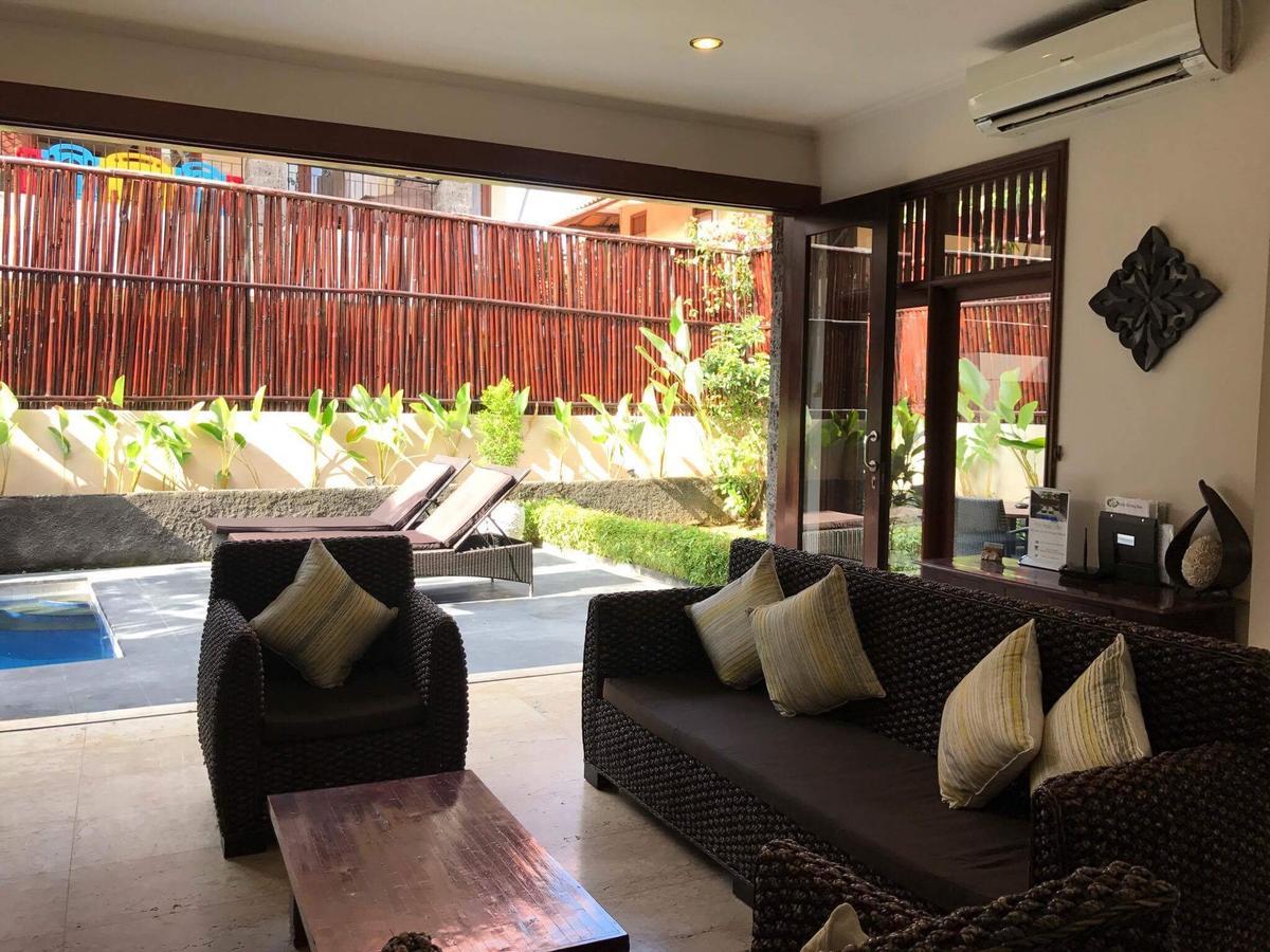 Kuta Holiday Villas ภายนอก รูปภาพ