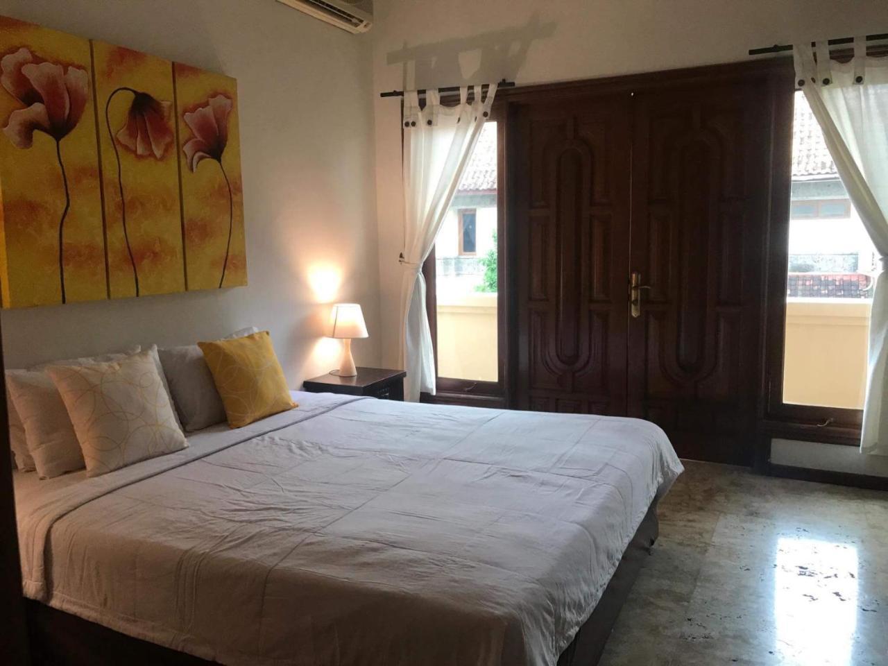 Kuta Holiday Villas ภายนอก รูปภาพ