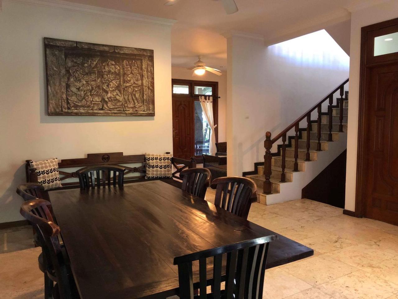 Kuta Holiday Villas ภายนอก รูปภาพ