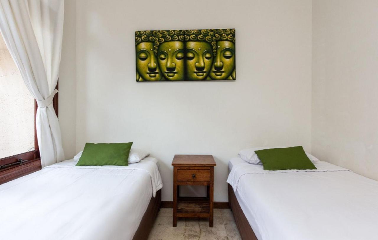 Kuta Holiday Villas ภายนอก รูปภาพ