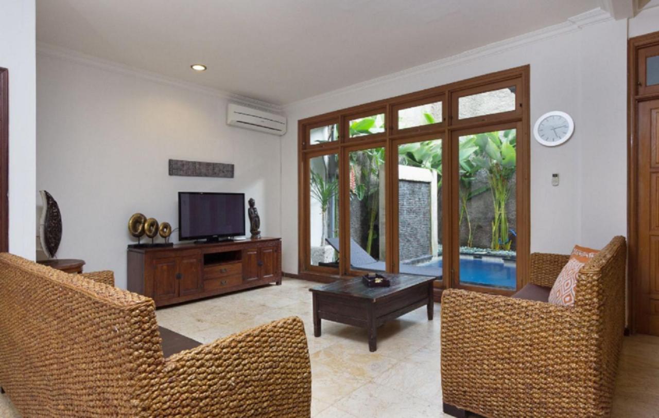 Kuta Holiday Villas ภายนอก รูปภาพ